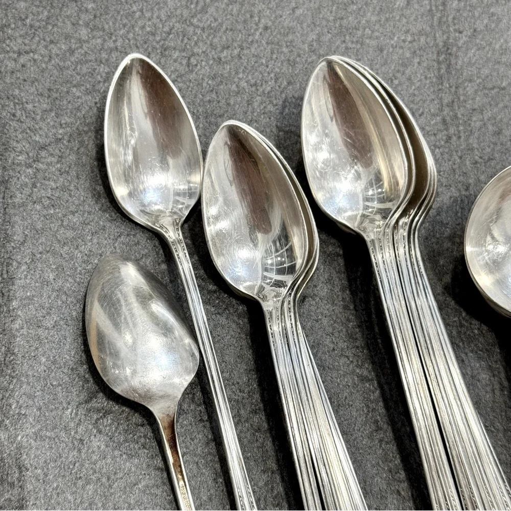 Sheraton 1910 by Community Silver Plate Flatware Silverware 34 pieces